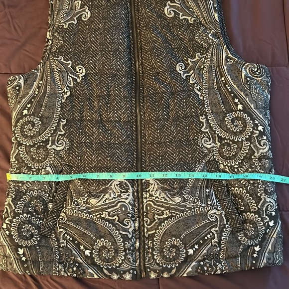 CB Established 1962.. Womens Puffer Vest Paisley Handkerchief print - Picture 15 of 16